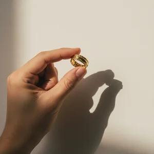 Delicate ring elegance