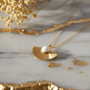 Elegant gold pearl necklace