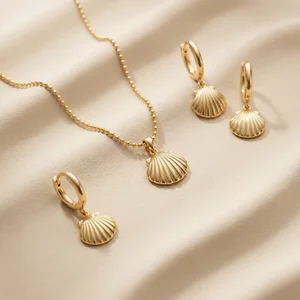 Gold seashell jewelry set