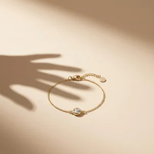 Elegant gold bracelet with crystal