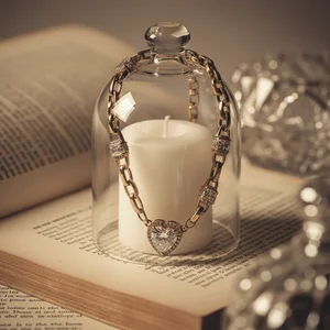 Elegant gold heart bracelet