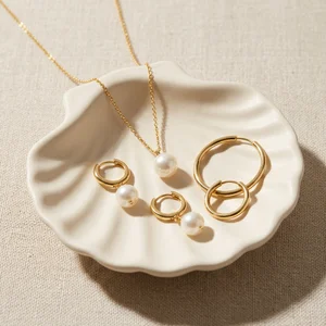 Golden rings on scallop shell