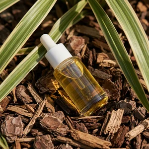 Natural serum on wood mulch
