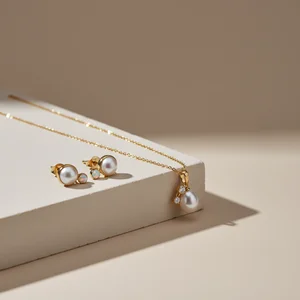 Elegant gold jewelry set