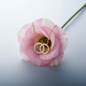 Luxury necklace in pink flower