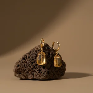 Artisanal golden earrings