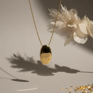 Organic hanging decor element