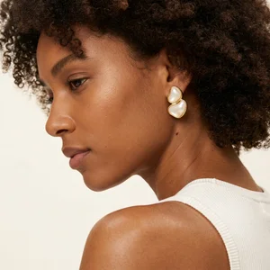 Elegant pearl statement earring