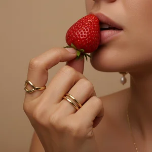 Glamorous berry & gold rings