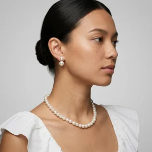Elegant pearl jewelry showcase