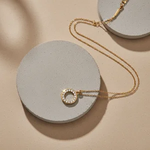 Minimalist gold necklace