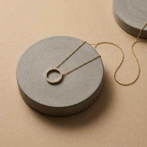 Minimalist gold necklace