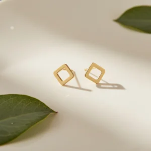 Geometric gold earrings