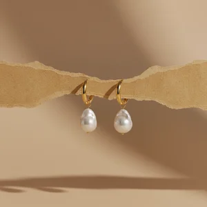 Delicate gold earrings