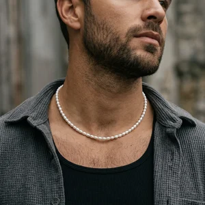 Urban style pearl necklace