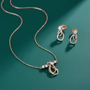 Elegant gold jewellery set