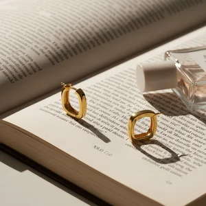 Minimalist gold hoop earrings