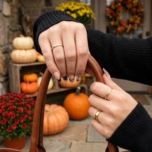 Spooky chic Halloween manicure