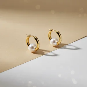 Classic pearl stud earrings