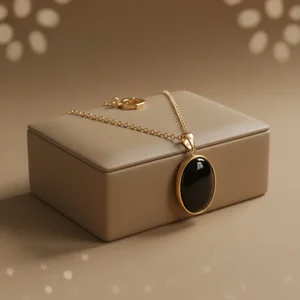 Chic gold heart pendant