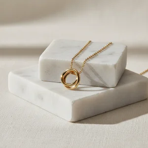 Elegant interlocking ring necklace