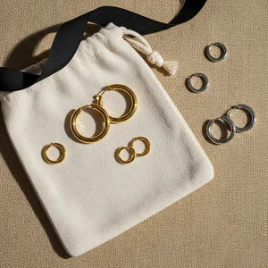 Chic jewelry pouch display