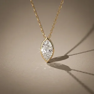Exquisite VRAI pendant necklace