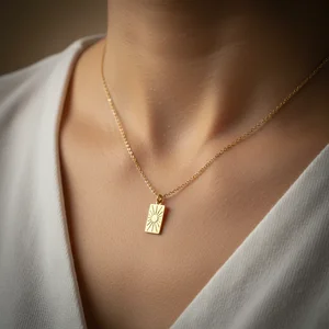 Delicate Gold Pendant Necklace