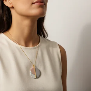 Minimalist gold pendant necklace