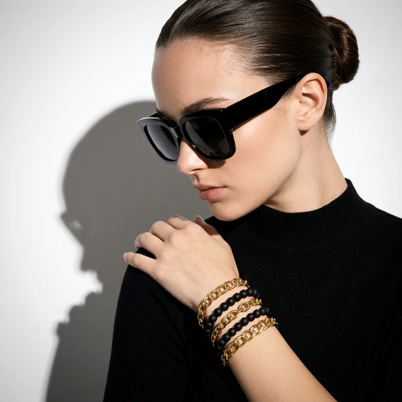 Bold chic: sunglasses & jewelry