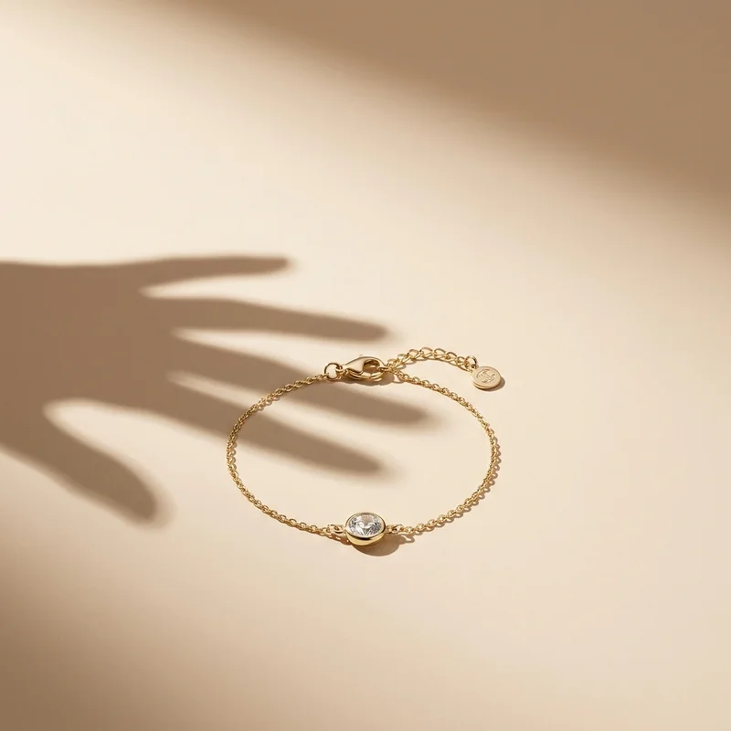 Elegant gold bracelet with crystal