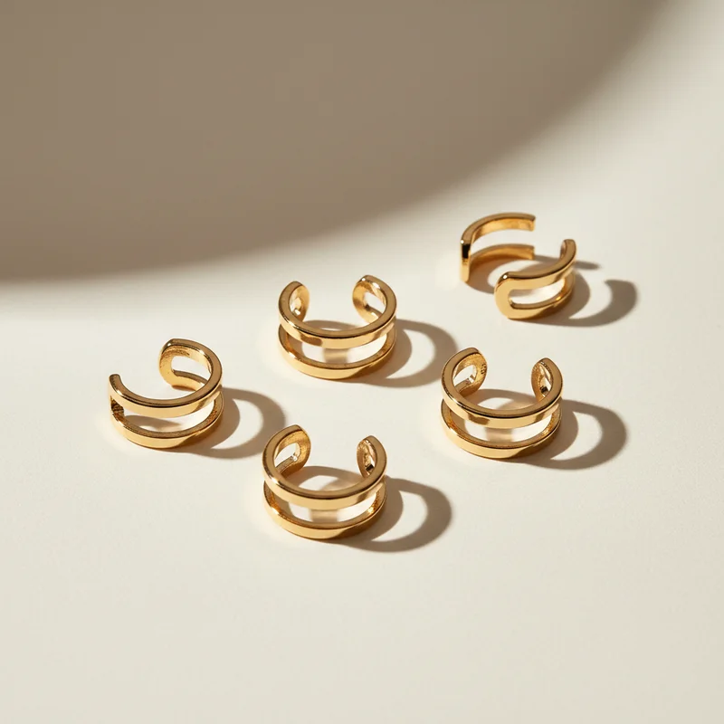 Chic gold minimalist earrings