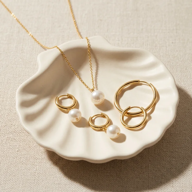 Golden rings on scallop shell