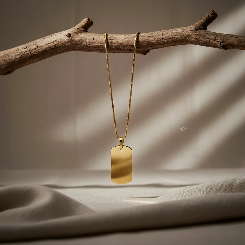 Elegant Gold Pendant Necklace