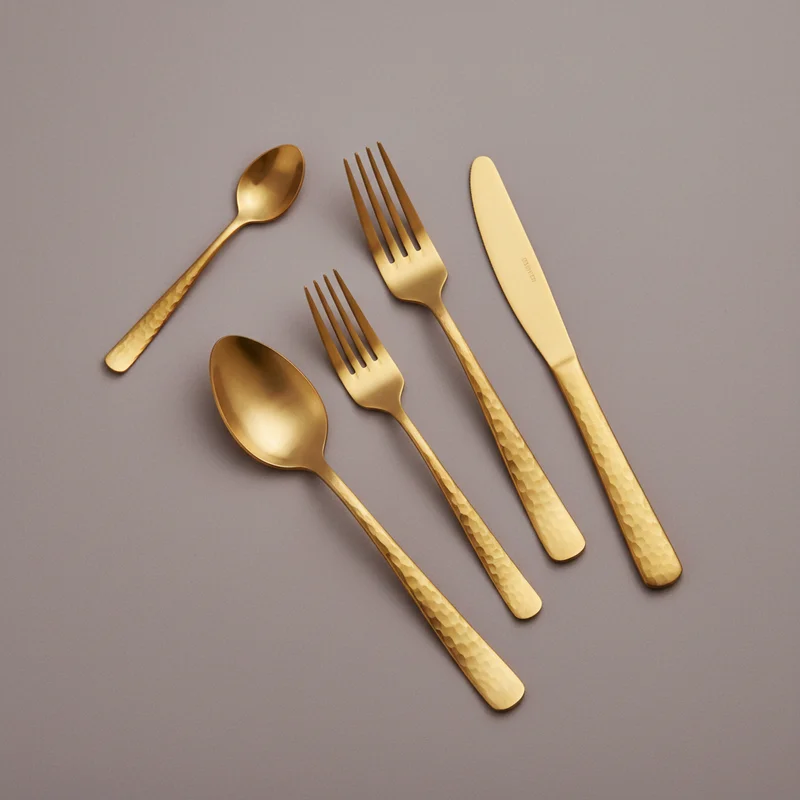 Elegant Gold Cutlery Set