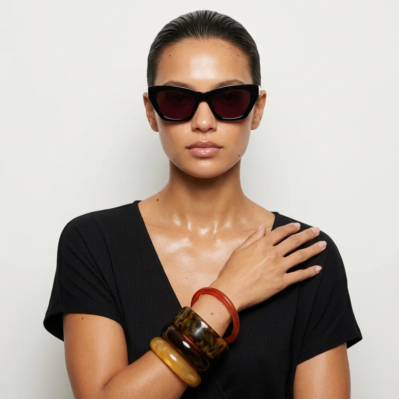 Modern accessories on model