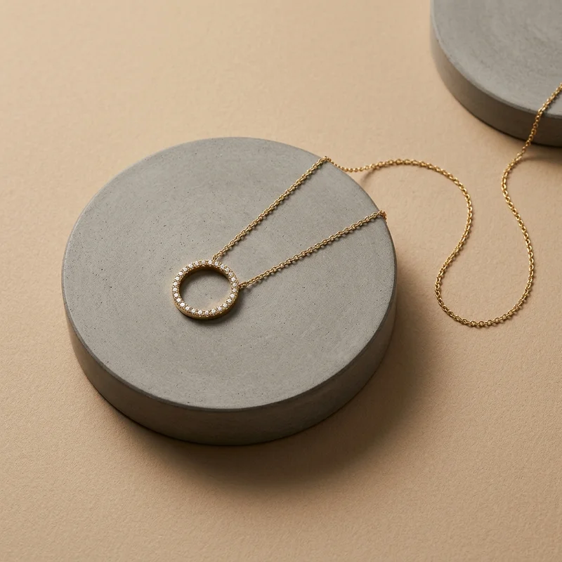 Minimalist gold necklace