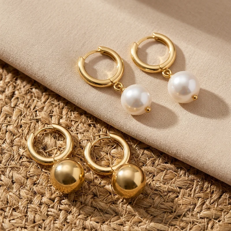 Elegant pearl & gold earrings