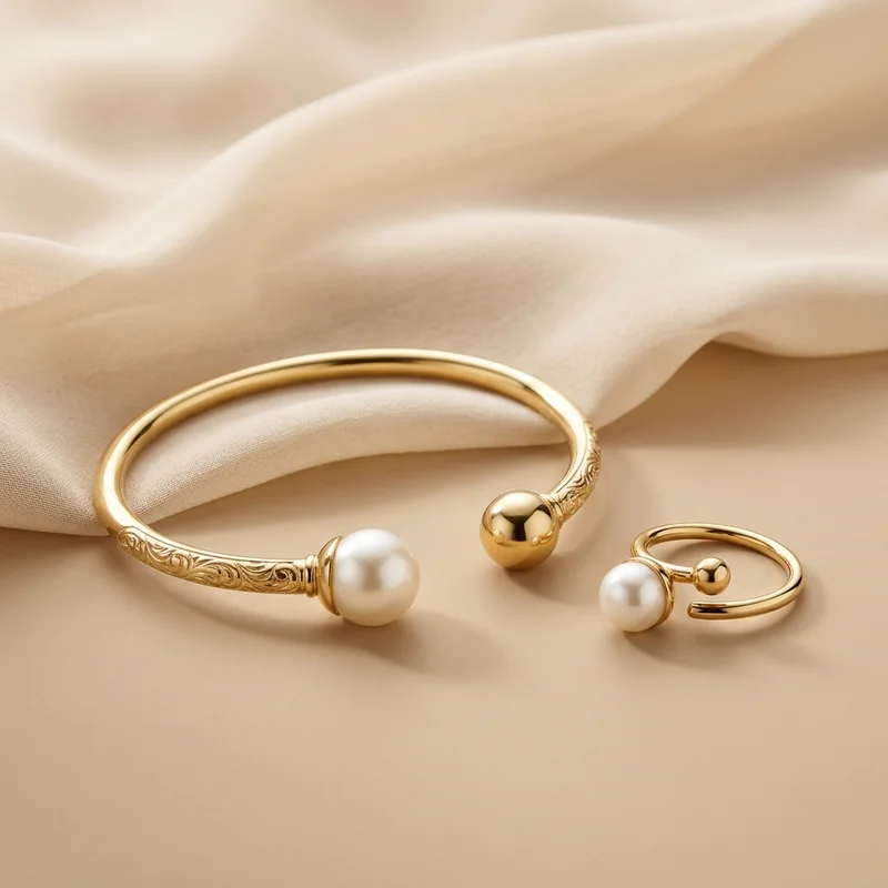 Elegant gold and pearl jewelry set