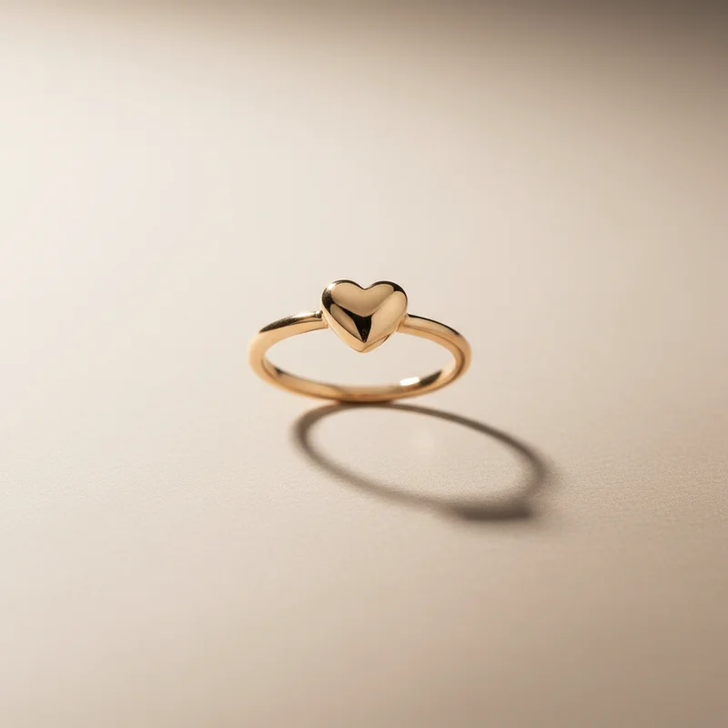 Elegant gold heart ring