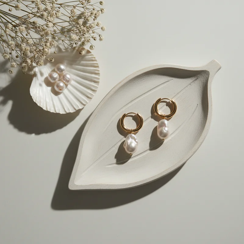 Elegant pearl and gold jewelry