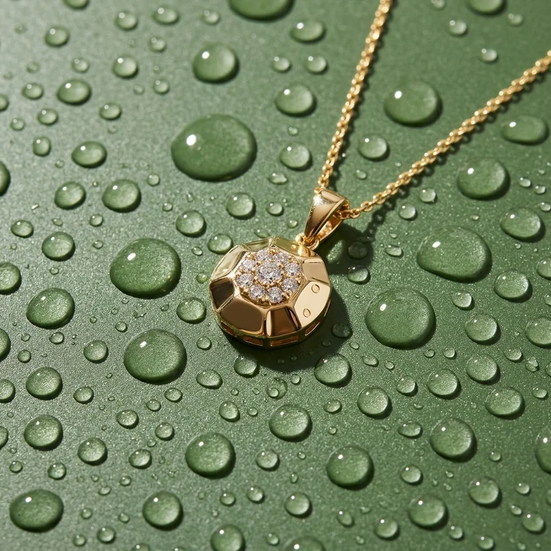 Luxury gold pendant on water droplets